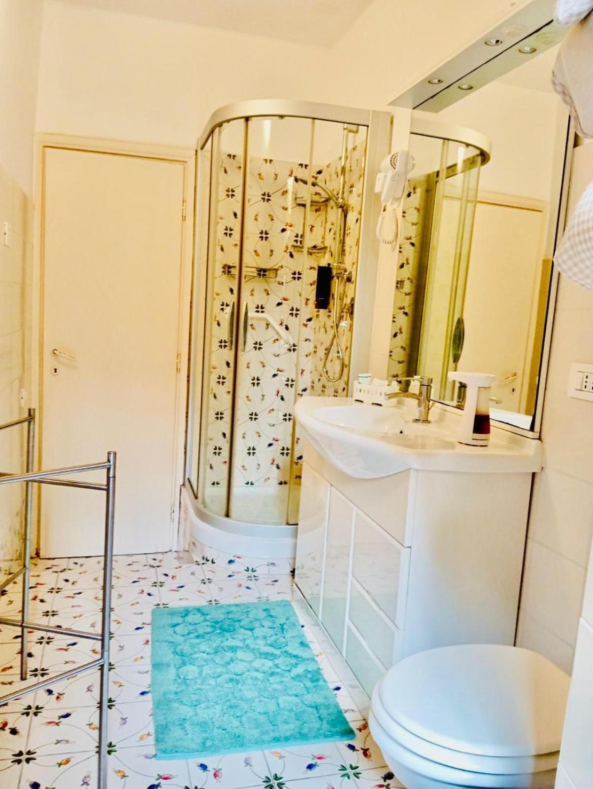 Vacanze Romane Colosseo Apartment Bagian luar foto